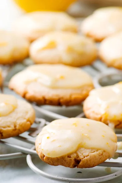 Zitronenglasur Kekse.. Stil rustikal — Stockfoto