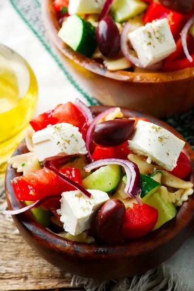 Grekisk pasta salad.style rustic.selective fokus — Stockfoto