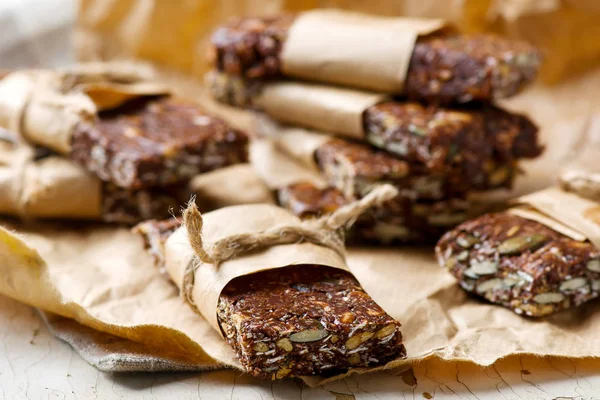 No-Cook Choco Oat Bars