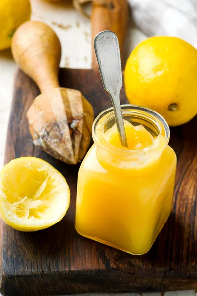 Lemon curd in glass jar.style rustic — Stock Photo, Image