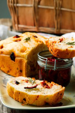 Biberiye domates Parmesan ekmek tabii rustik