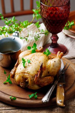 Mikrodalga kavrulmuş tavuk