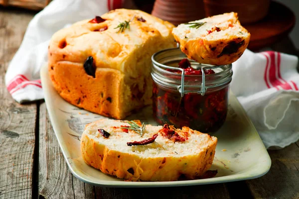 Rosemary tomaat Parmezaanse kaas brood .style rustieke — Stockfoto