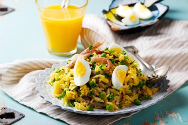 Kedgeree ile füme uskumru.