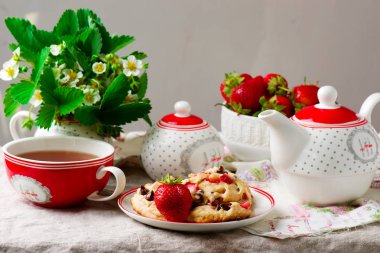 Çilekli çikolatalı kurabiye