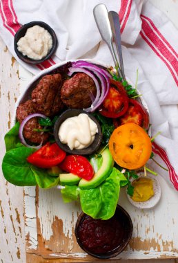 Burger salad.style vintage.selective odak