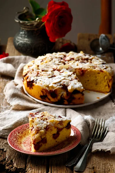 Tarta de almendras fresa.. estilo rústico — Foto de Stock