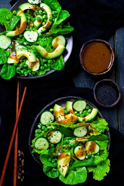 Green salad with miso dressing — Stock Photo, Image