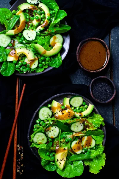 Groene salade met miso dressing — Stockfoto