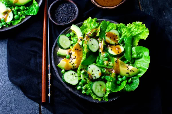 Green salad with miso dressing — Stock Photo, Image