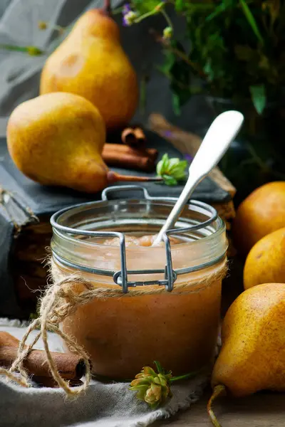 Easy pear sauce in to the jar — Stock Photo, Image