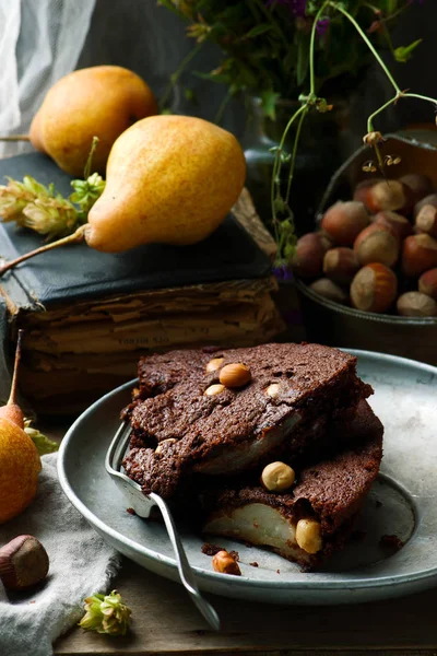 Squidgy pear hazelnut chocolate spread cake — Stock Photo, Image