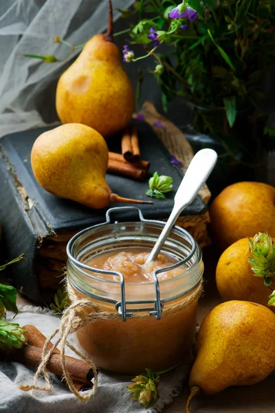 Easy pear sauce in to the jar — Stock Photo, Image