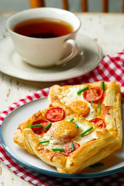 Puff pastry breakfast egg tarts — Stock Photo, Image
