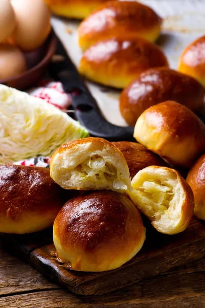 Hemmagjord pirogi .traditional ryska bakverk — Stockfoto