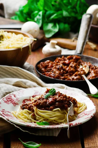 Mantar ve ceviz baharatlı Bolognese — Stok fotoğraf