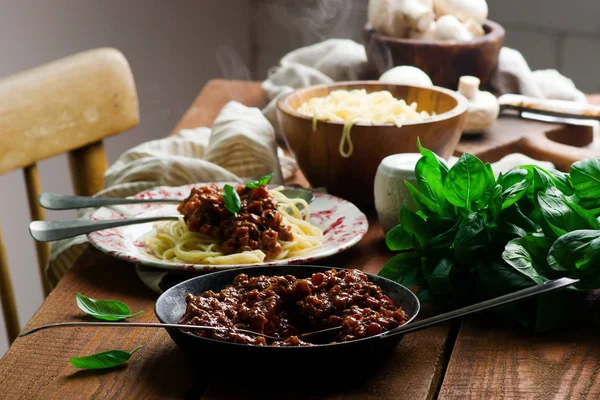 Pilz und Walnuss würzige Bolognese — Stockfoto