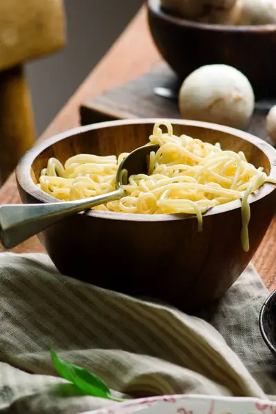 Pilz und Walnuss würzige Bolognese — Stockfoto