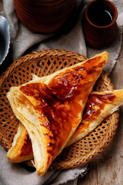 Khachapuri, geleneksel Gürcü pasta. rustik tarzı