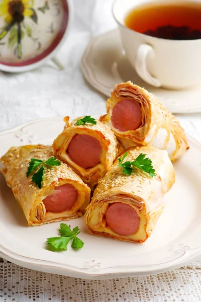 bir breackfast için silindir Mini değirmenler peynirli sosis