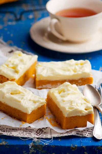 Pumpkin Bars with cream cheese fristing. — Stock Photo, Image