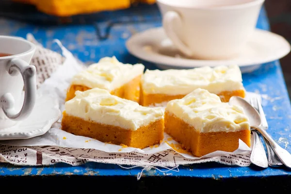 Pumpkin Bars with cream cheese fristing. — Stock Photo, Image