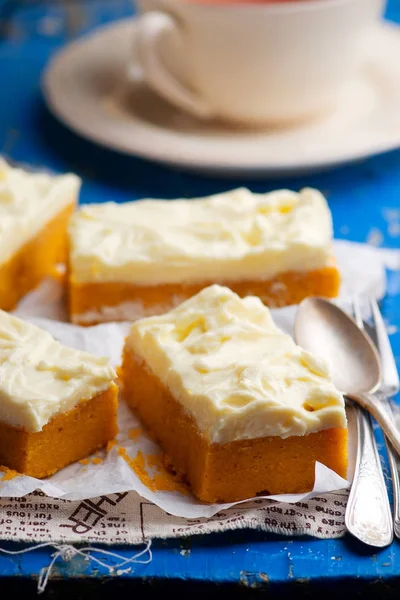 Pumpkin Bars with cream cheese fristing. — Stock Photo, Image
