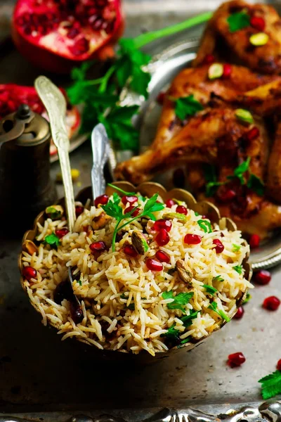 Poulet glacé au miel persan et riz bijou — Photo