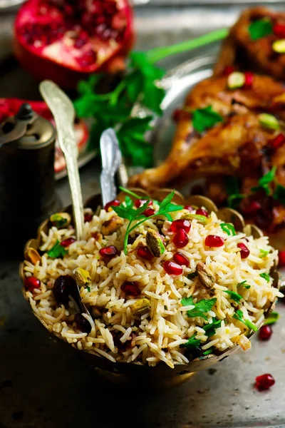 Perzisch-honing geglazuurde kip en rijst Jeweled — Stockfoto