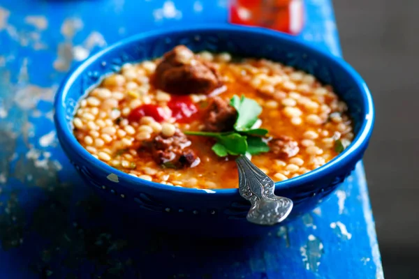 Sopa de cuscús de albóndigas marroquíes. — Foto de Stock