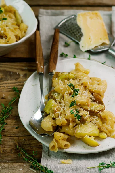 Pasta and Potatoes with Cabbage .Pizzoccheri. — Stock Photo, Image