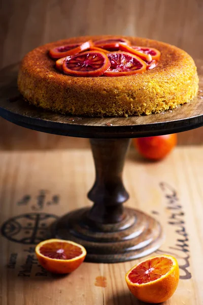 Blutorange Polentakuchen. Selektiver Fokus — Stockfoto