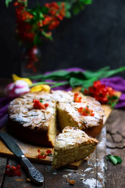 Ravent bademli kek — Stok fotoğraf