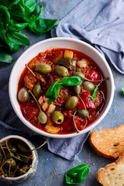 Seramik kasede caponata siciliana