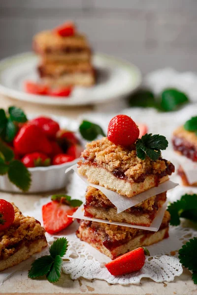 Strawberry bars with strawberry jam — Stock Photo, Image