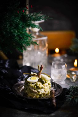 Bıldırcın Olivier Salatası, Rus salatası.