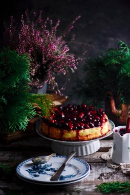 Süzme peynir ve sütlaç.