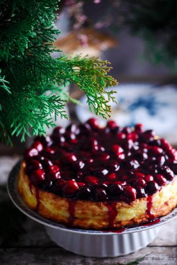 Süzme peynir ve sütlaç.