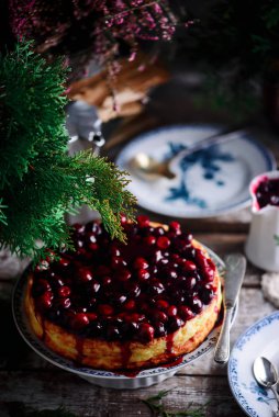 Süzme peynir ve sütlaç.