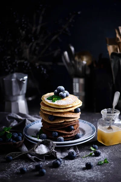 Chocolate ombre pancakes.dark foto Imágenes de stock libres de derechos