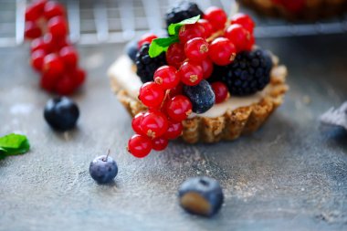 Çiğ beyaz çikolatalı cheesecake turtası...
