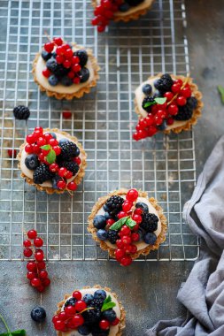 Çiğ beyaz çikolatalı cheesecake turtası...