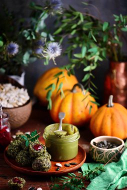 Kabak Tohumu Enerji Topları. Taşra tarzı.