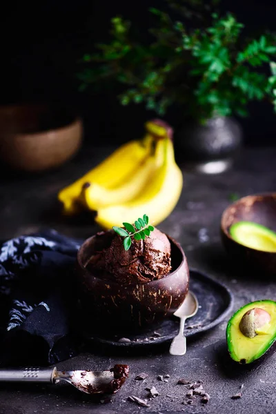 Vegansk avokado banan trevlig grädde.. hälsosam dessert — Stockfoto