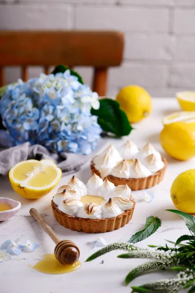 Meringa Vegana Limone Tart Style Vintage Selective Focus — Foto Stock