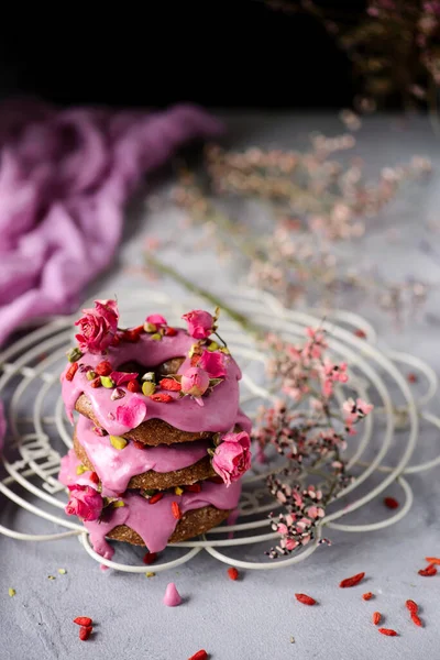 Vegan Cru Donuts Framboesa Foco Estilo Vintage Selective — Fotografia de Stock