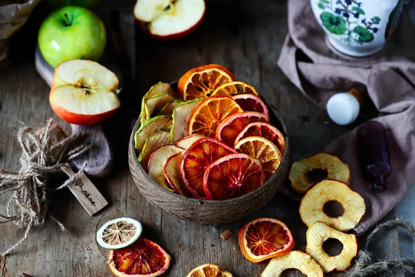 Fresh Organic Fruit Chips Style Rustik Selective Focus — Stock Photo, Image