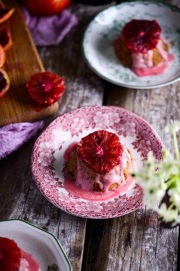 Kan portakalı çayı bademli bademli kekler. Klasik tarz. Seçici odaklanma.
