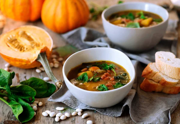 Toscanska Vita Bönor Och Butternut Squash Soppa Style Rustic Selective — Stockfoto