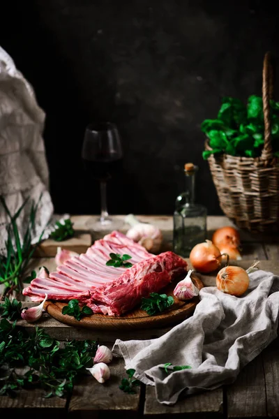 Agnello Pasquale Con Verdure Erbe Stile Rustic Selective Fuoco — Foto Stock